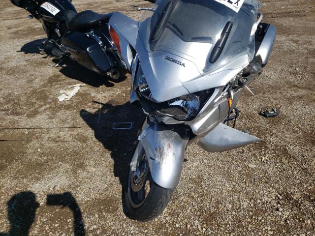 JH2SC51047M500698 - 2007 HONDA ST1300 SILVER photo 9