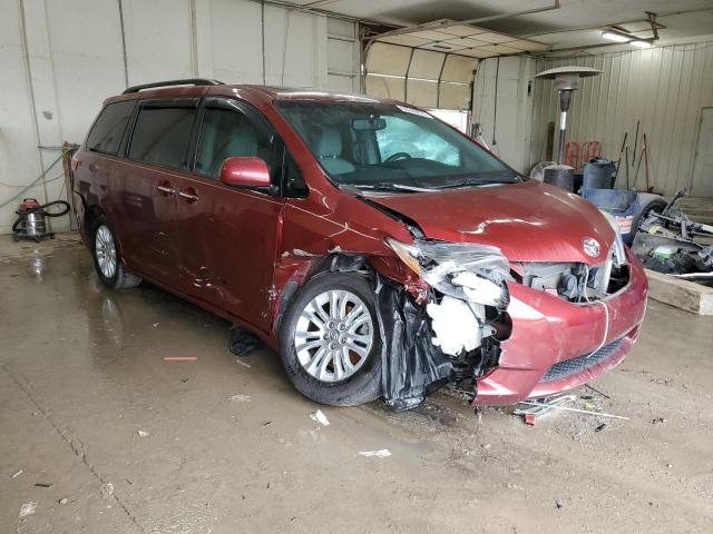 5TDYK3DC1FS558173 - 2015 TOYOTA SIENNA XLE BURGUNDY photo 4