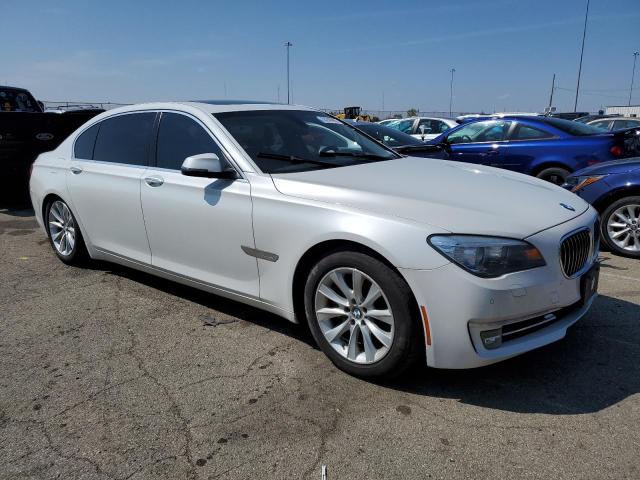 WBAYF4C55DDE23932 - 2013 BMW 740 LXI WHITE photo 4