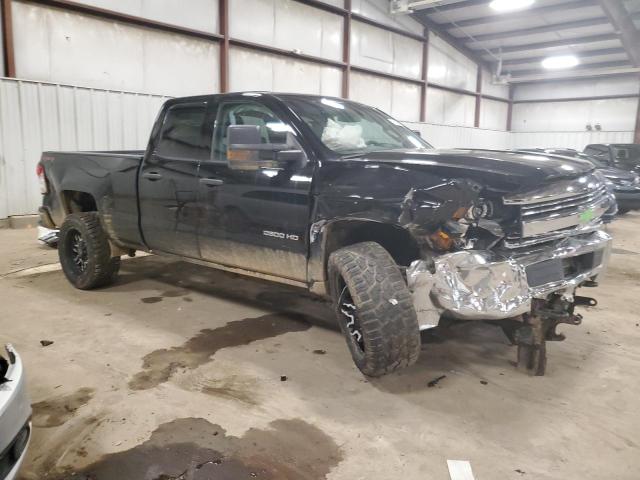 1GC2KUEG8JZ275497 - 2018 CHEVROLET SILVERADO K2500 HEAVY DUTY BLACK photo 4