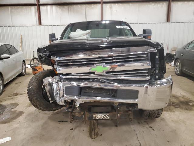 1GC2KUEG8JZ275497 - 2018 CHEVROLET SILVERADO K2500 HEAVY DUTY BLACK photo 5