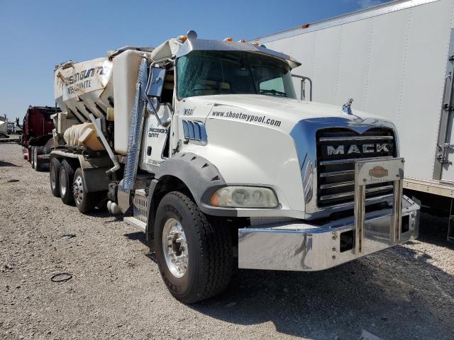 1M2AX13C6GM033563 - 2016 MACK 800 GU800 WHITE photo 1