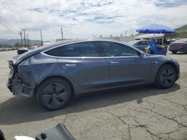 5YJ3E1EB1JF170157 - 2018 TESLA MODEL 3 GRAY photo 3