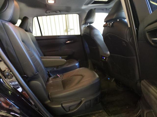 5TDGZRBH8NS580047 - 2022 TOYOTA HIGHLANDER XLE BLACK photo 11