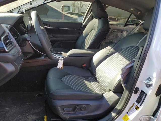 4T1T11AK1RU226548 - 2024 TOYOTA CAMRY SE NIGHT SHADE WHITE photo 7