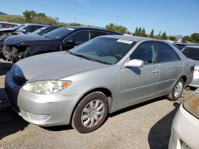 4T1BE32K95U396886 - 2005 TOYOTA CAMRY LE SILVER photo 1