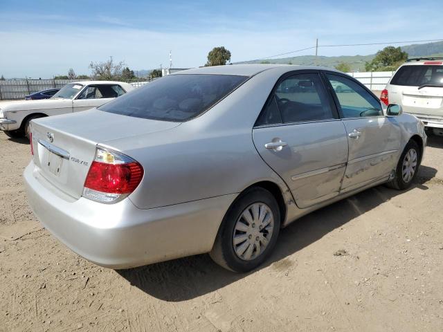 4T1BE32K95U396886 - 2005 TOYOTA CAMRY LE SILVER photo 3