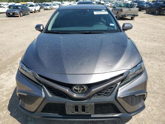 4T1T11AK4RU857360 - 2024 TOYOTA CAMRY SE NIGHT SHADE GRAY photo 5