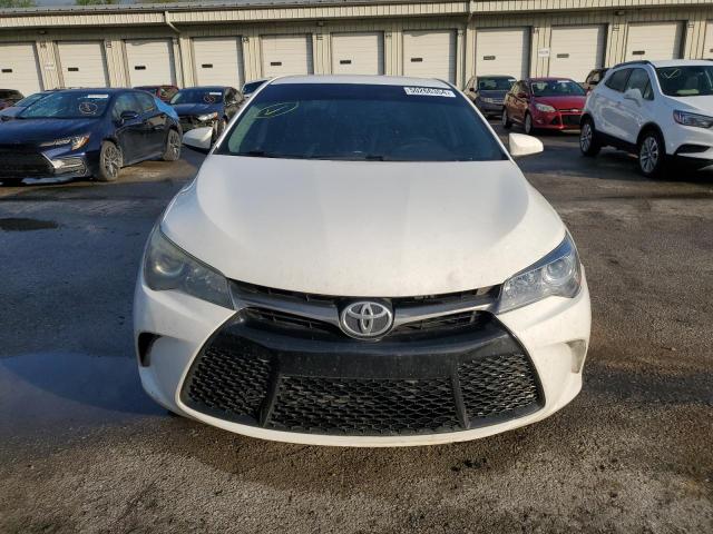 4T1BF1FKXGU567417 - 2016 TOYOTA CAMRY LE WHITE photo 5