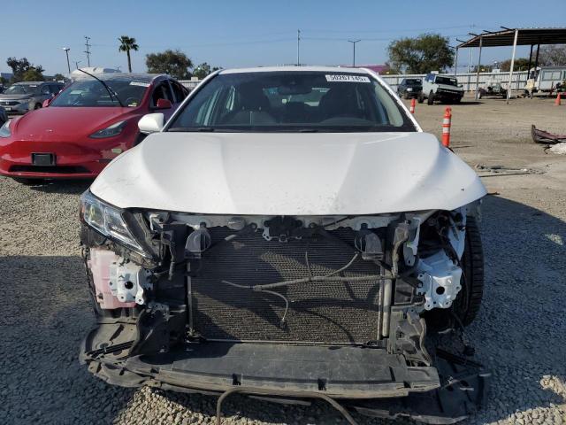 4T1B11HK0KU752256 - 2019 TOYOTA CAMRY L WHITE photo 5