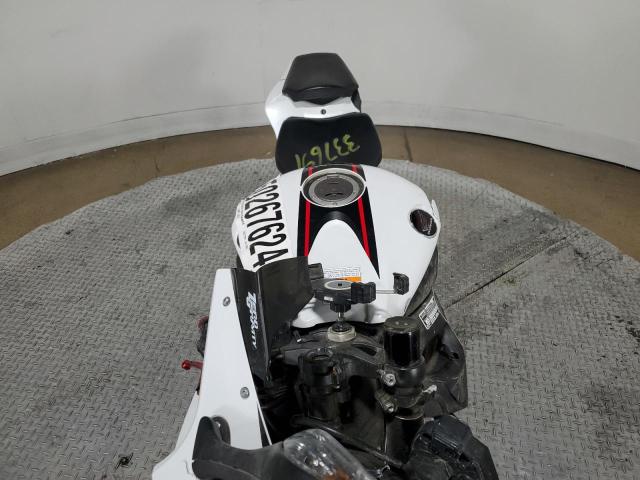 JH2SC5953EK600381 - 2014 HONDA CBR1000 RR WHITE photo 5