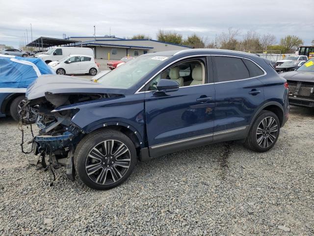 5LMCJ4C91JUL07367 - 2018 LINCOLN MKC BLACK LABEL Blau Foto 1