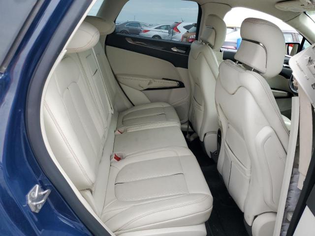 5LMCJ4C91JUL07367 - 2018 LINCOLN MKC BLACK LABEL Blau Foto 10