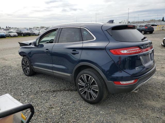 5LMCJ4C91JUL07367 - 2018 LINCOLN MKC BLACK LABEL Blau Foto 2