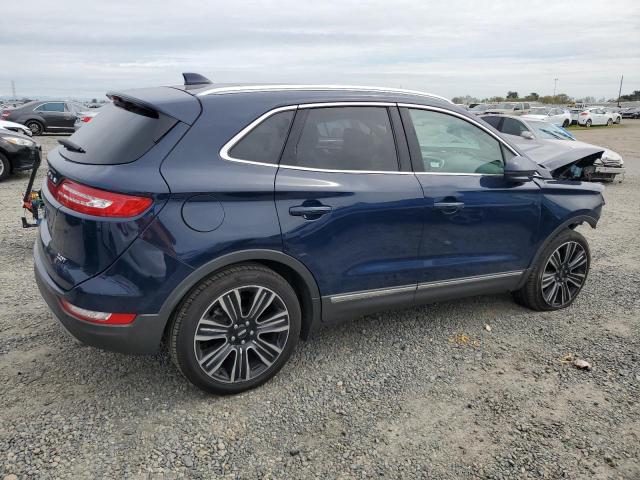 5LMCJ4C91JUL07367 - 2018 LINCOLN MKC BLACK LABEL Blau Foto 3