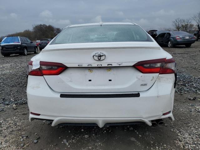 4T1G11AK1PU790585 - 2023 TOYOTA CAMRY SE NIGHT SHADE WHITE photo 6