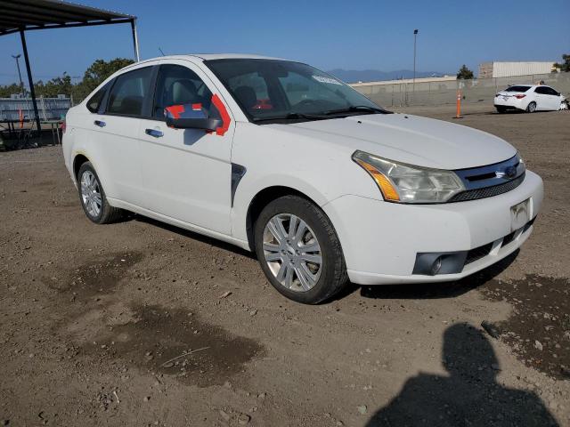 1FAHP37NX9W234552 - 2009 FORD FOCUS SEL WHITE photo 4