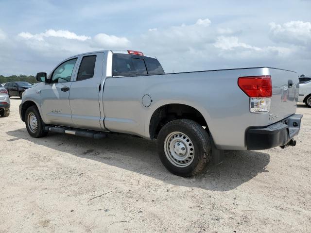 5TFTY5F16BX007029 - 2011 TOYOTA TUNDRA DOUBLE CAB SR5 SILVER photo 2