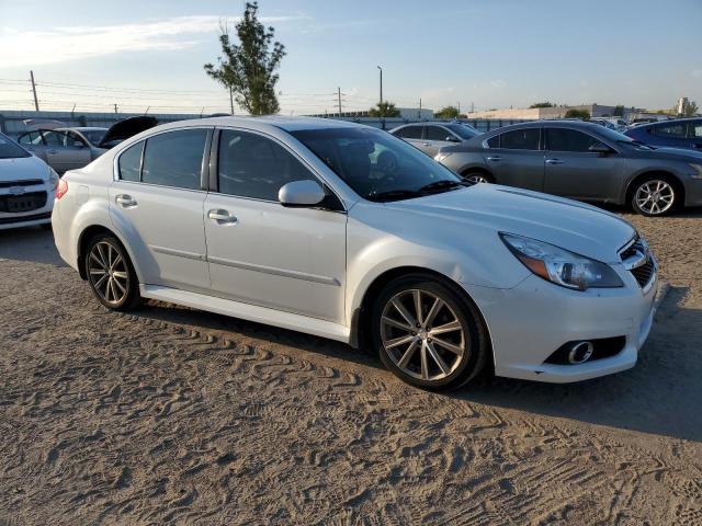 4S3BMBJ62E3012880 - 2014 SUBARU LEGACY 2.5I SPORT WHITE photo 4