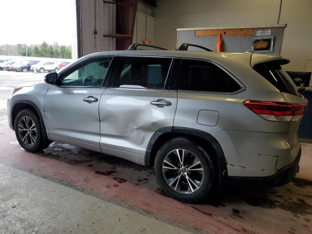 5TDBZRFH0HS455326 - 2017 TOYOTA HIGHLANDER LE SILVER photo 2