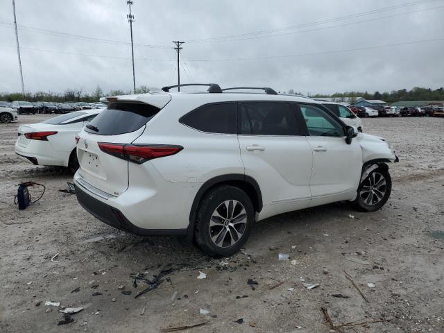 5TDGZRAH5MS069458 - 2021 TOYOTA HIGHLANDER XLE WHITE photo 3