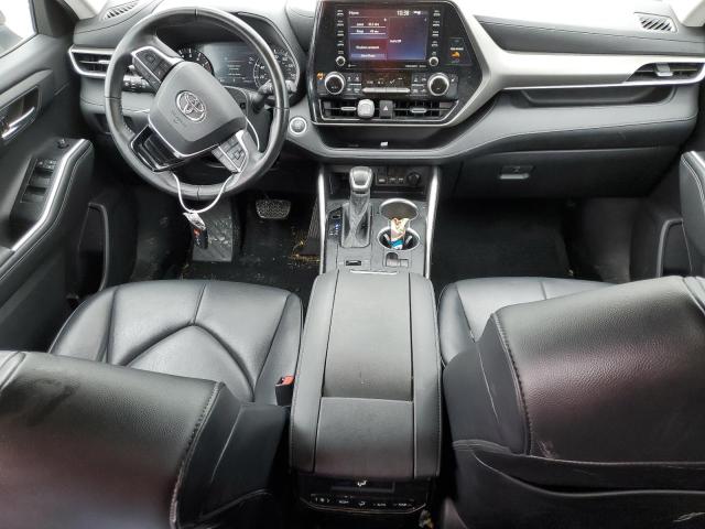 5TDGZRAH5MS069458 - 2021 TOYOTA HIGHLANDER XLE WHITE photo 8