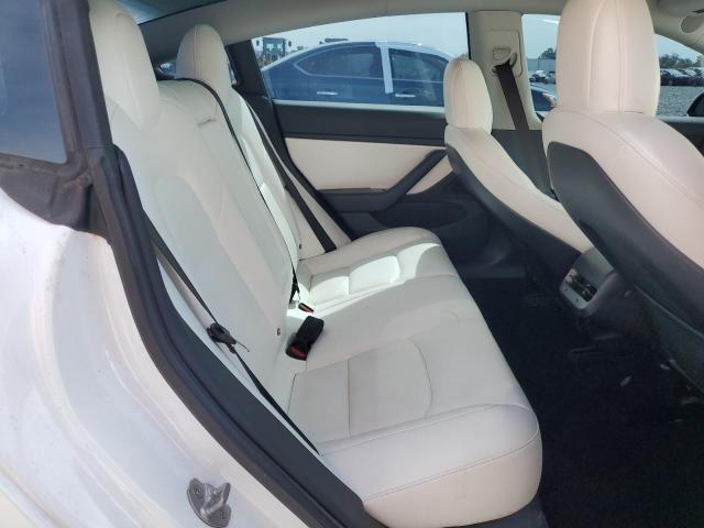 5YJ3E1EB2JF086350 - 2018 TESLA MODEL 3 Білий фото 10