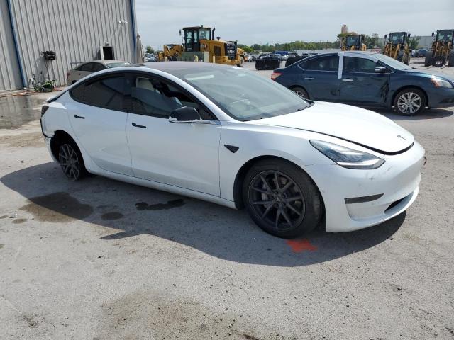5YJ3E1EB2JF086350 - 2018 TESLA MODEL 3 Білий фото 4
