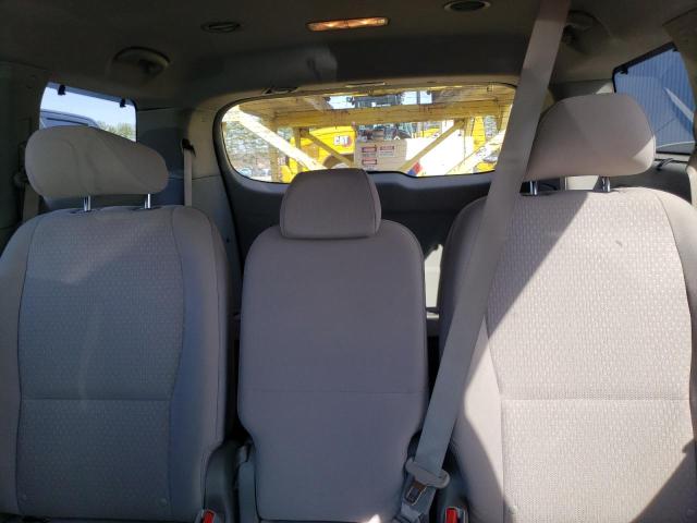 KNDMB5C11G6103707 - 2016 KIA SEDONA LX WHITE photo 10