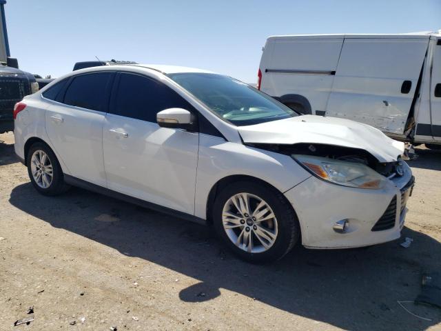 1FAHP3H21CL145689 - 2012 FORD FOCUS SEL WHITE photo 4