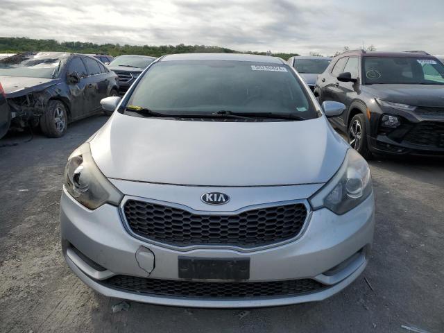 KNAFX4A68G5471114 - 2016 KIA FORTE LX SILVER photo 5