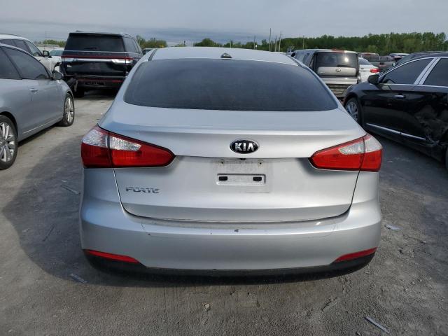 KNAFX4A68G5471114 - 2016 KIA FORTE LX SILVER photo 6