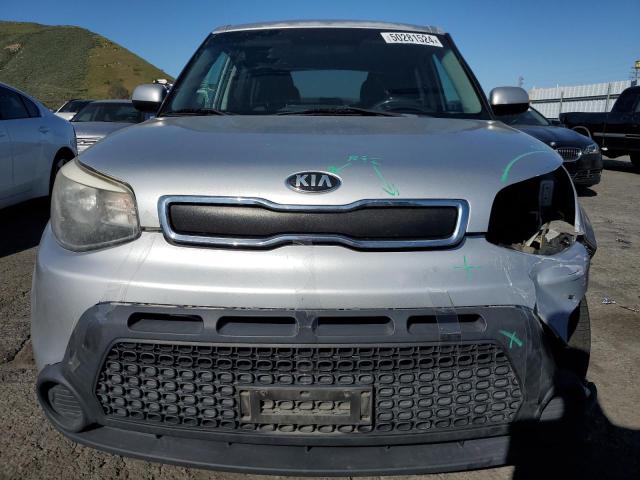 KNDJN2A20F7787114 - 2015 KIA SOUL SILVER photo 5