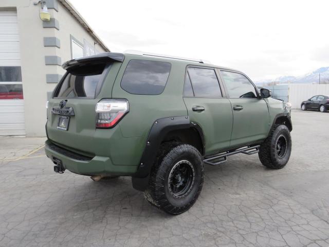 JTEBU5JR4H5414867 - 2017 TOYOTA 4RUNNER SR5/SR5 PREMIUM GREEN photo 4