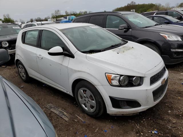 1G1JA6SH9F4121806 - 2015 CHEVROLET SONIC LS WHITE photo 4