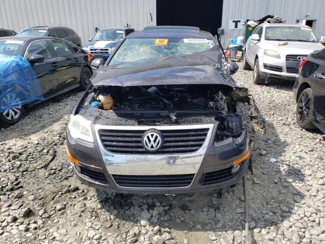 WVWJM7AN0AE102561 - 2010 VOLKSWAGEN PASSAT KOMFORT BLACK photo 5