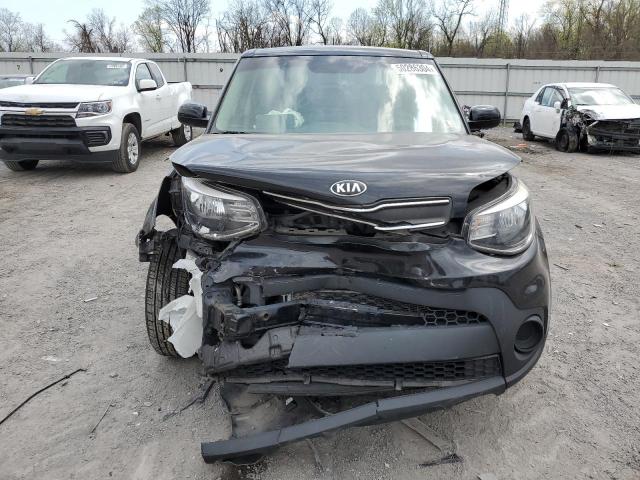 KNDJN2A21H7466475 - 2017 KIA SOUL BLACK photo 5