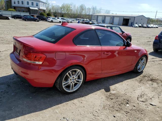 WBAUC9C54BVM09853 - 2011 BMW 135 I RED photo 3