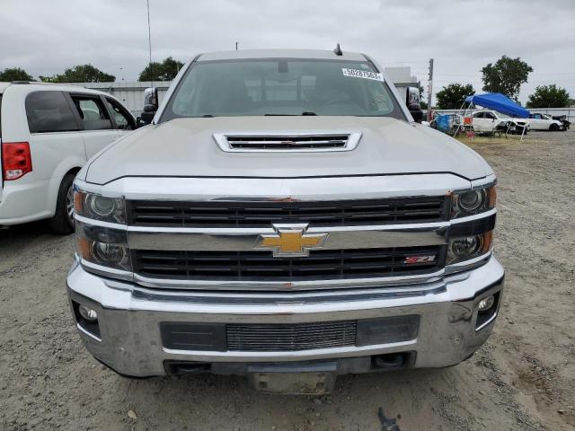 1GC1KWEY0HF168424 - 2017 CHEVROLET SILVERADO K2500 HEAVY DUTY LTZ SILVER photo 5