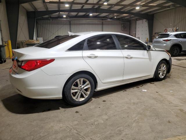 5NPEB4AC8DH543010 - 2013 HYUNDAI SONATA GLS WHITE photo 3