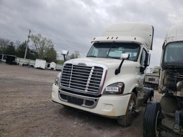 3AKJGEDR8JSKA7489 - 2018 FREIGHTLINER CASCADIA 1 WHITE photo 2