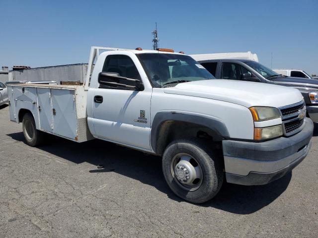 1GBJC34D66E214100 - 2006 CHEVROLET SILVERADO C3500 WHITE photo 4