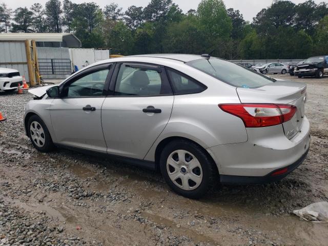 1FAHP3E21CL365676 - 2012 FORD FOCUS S SILVER photo 2