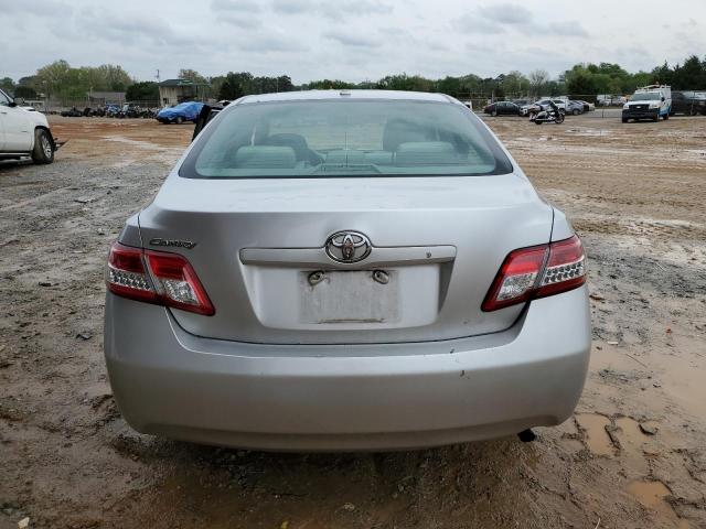 4T1BF3EK6BU646394 - 2011 TOYOTA CAMRY BASE SILVER photo 6