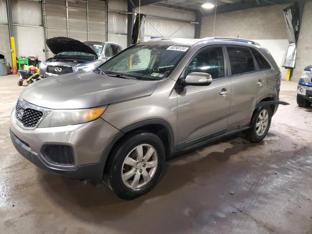 5XYKT4A21BG113833 - 2011 KIA SORENTO BASE GRAY photo 1