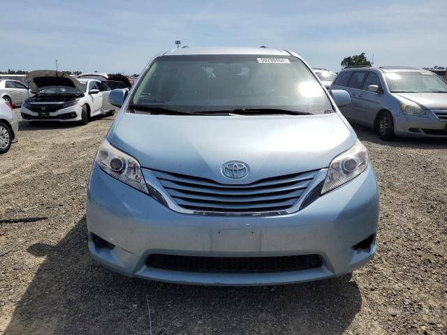 5TDKZ3DC6HS854181 - 2017 TOYOTA SIENNA LE BLUE photo 5