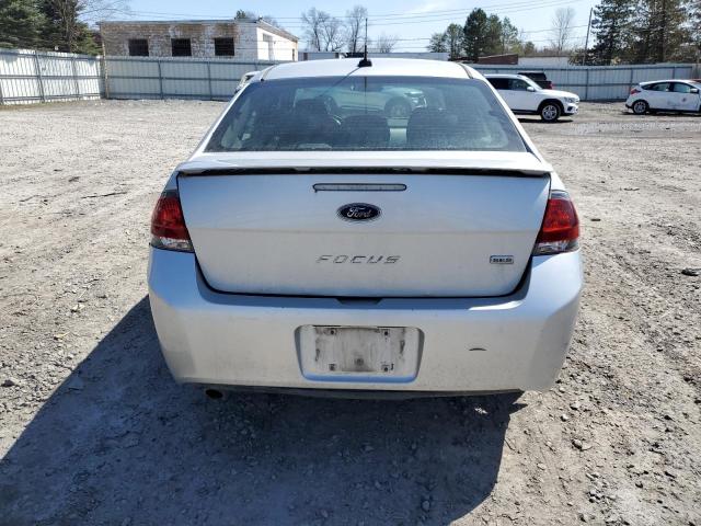 1FAHP3GN9AW246437 - 2010 FORD FOCUS SES SILVER photo 6