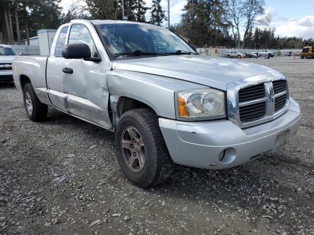 1D7HE42KX6S527640 - 2006 DODGE DAKOTA SLT SILVER photo 4