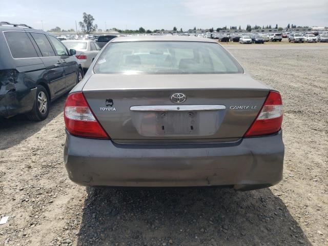 JTDBE32K220063906 - 2002 TOYOTA CAMRY LE GRAY photo 6