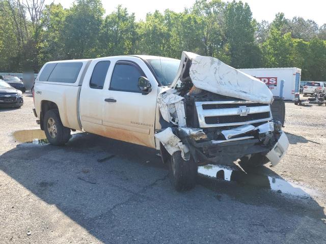 1GCEK29009Z119481 - 2009 CHEVROLET SILVERADO K1500 LT WHITE photo 4